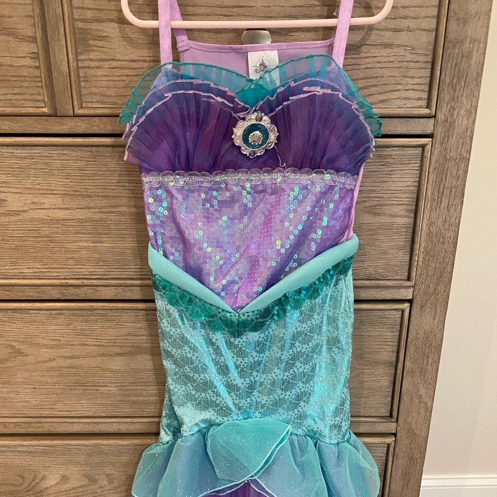 Disney store Ariel costume size 5/6 excellent used condition